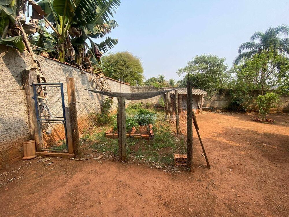 Chácara, 3 quartos, 1100 m² - Foto 1