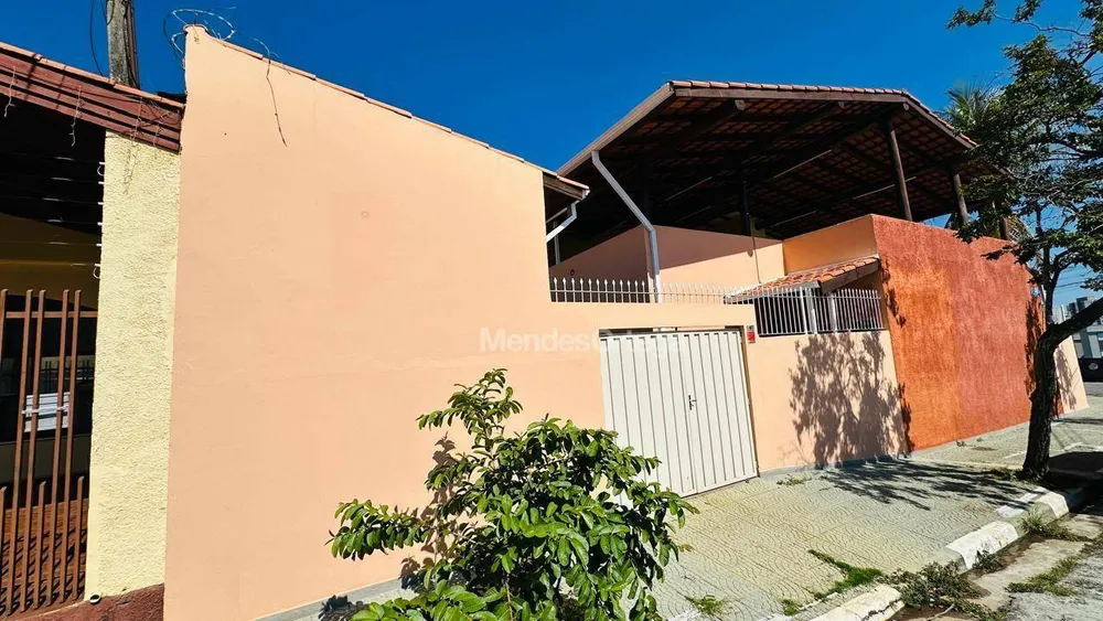 Casa, 3 quartos, 250 m² - Foto 2