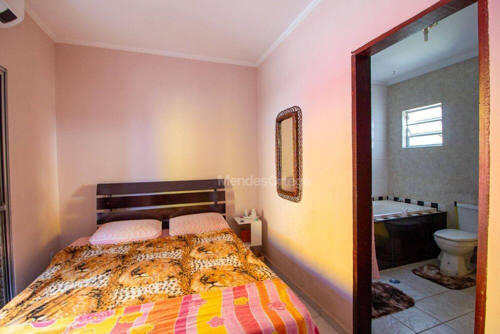 Casa, 3 quartos, 212 m² - Foto 2