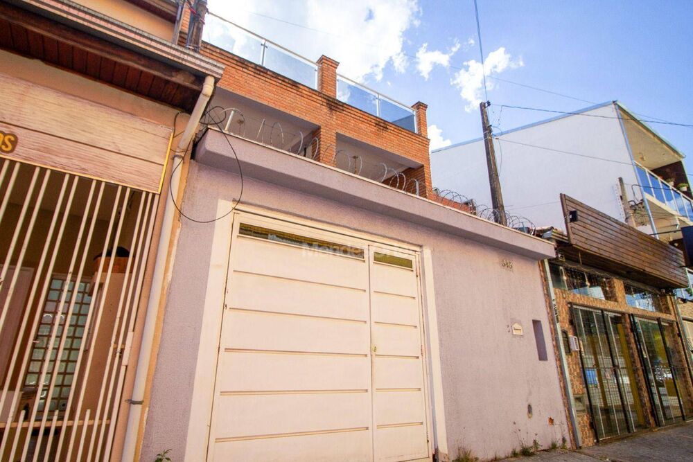Casa, 3 quartos, 212 m² - Foto 1