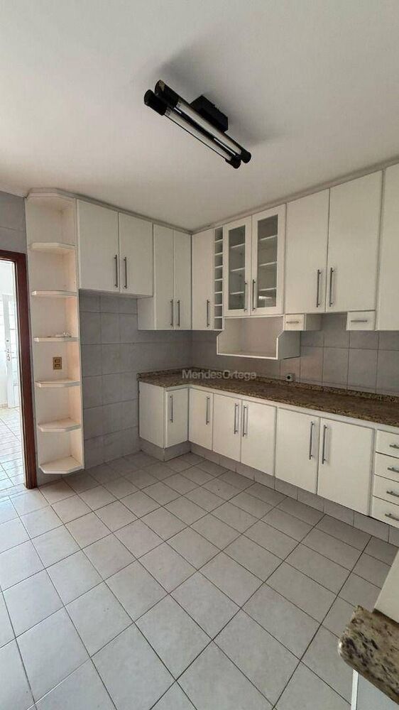 Casa para alugar com 2 quartos, 110m² - Foto 3