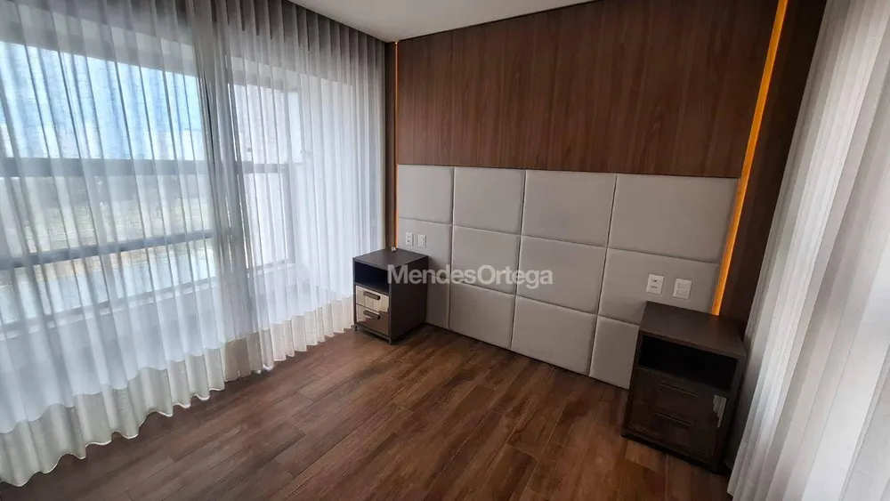 Apartamento, 3 quartos, 220 m² - Foto 1