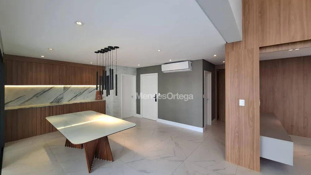 Apartamento, 3 quartos, 220 m² - Foto 2