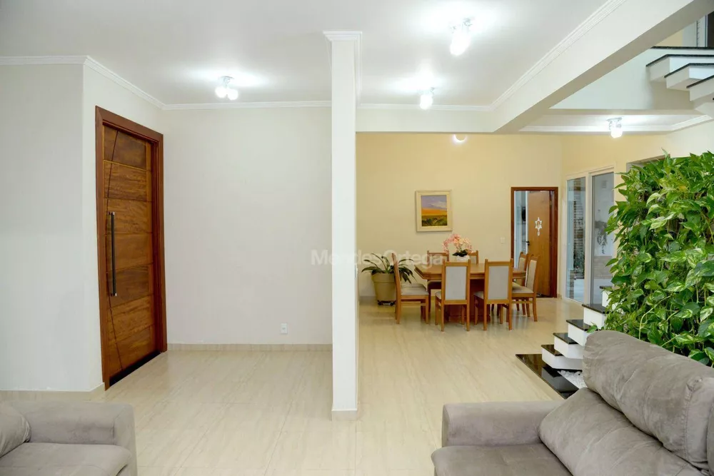 Casa de Condomínio, 4 quartos - Foto 1