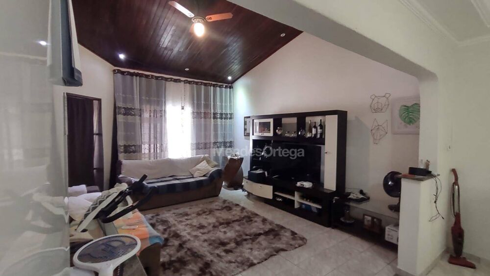 Casa, 3 quartos, 209 m² - Foto 1