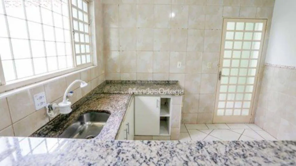 Casa, 3 quartos, 200 m² - Foto 1
