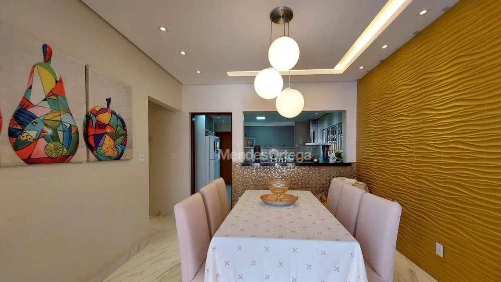 Casa, 5 quartos, 338 m² - Foto 2