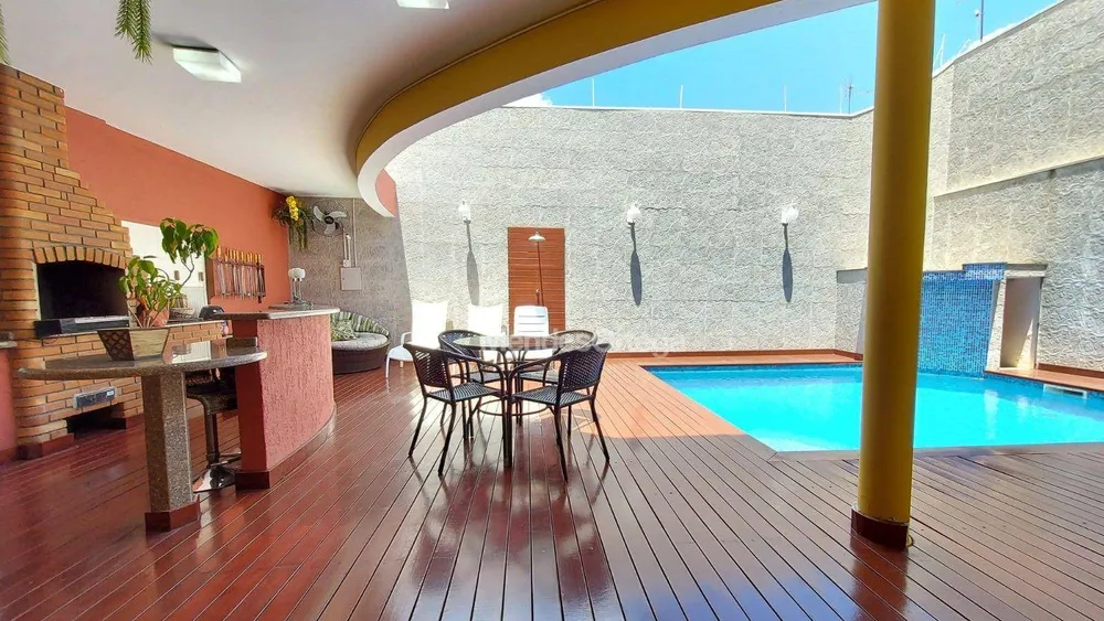 Casa, 5 quartos, 338 m² - Foto 1