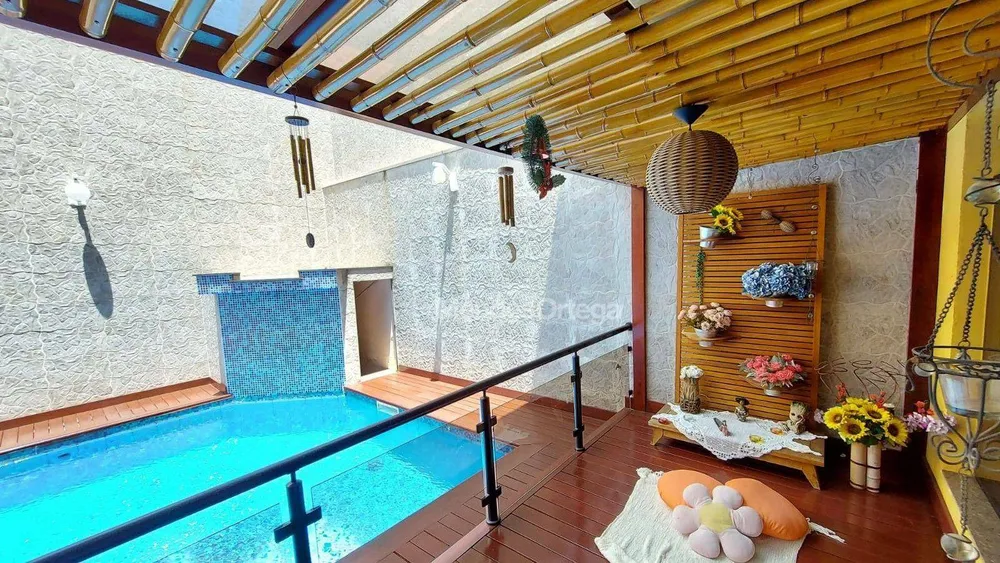 Casa, 5 quartos, 338 m² - Foto 2