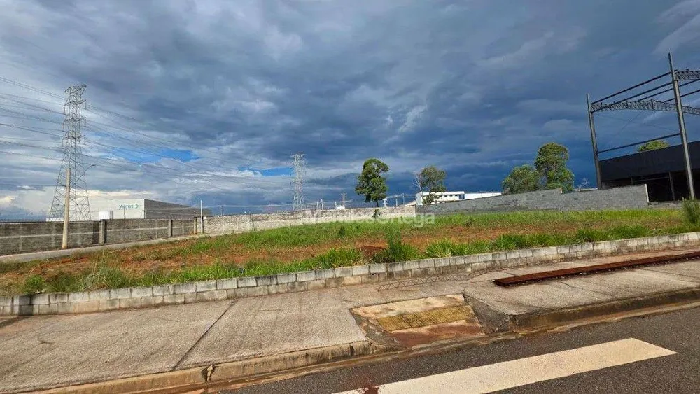 Loteamento e Condomínio, 1664 m² - Foto 1