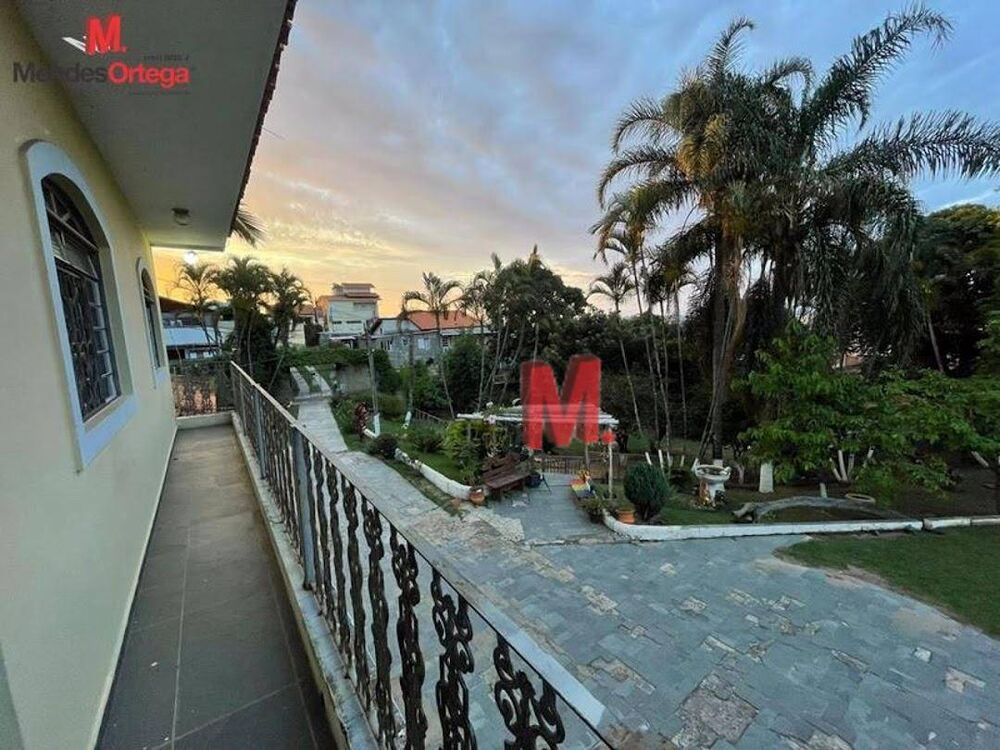 Chácara à venda com 6 quartos, 551m² - Foto 3