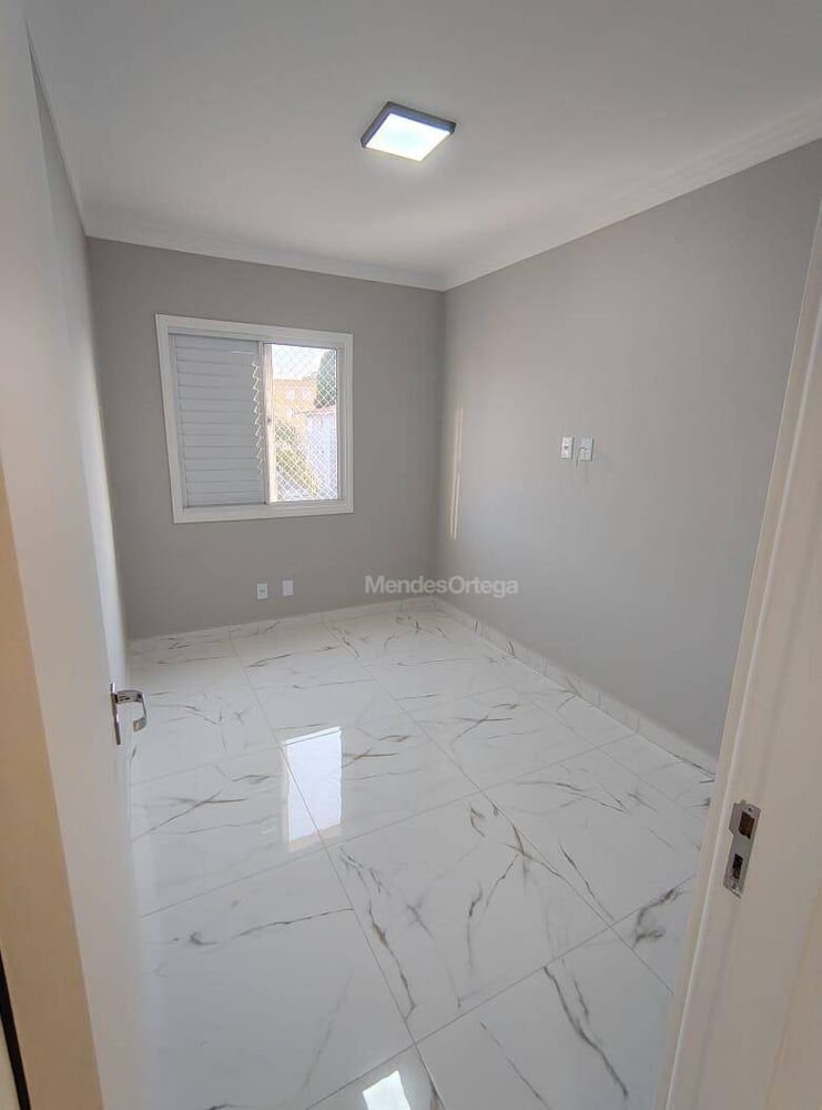 Apartamento à venda com 2 quartos, 55m² - Foto 11