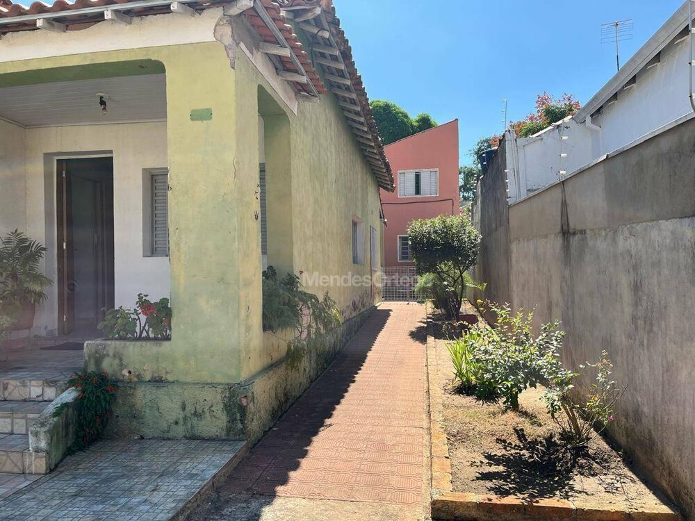 Casa à venda com 5 quartos, 215m² - Foto 4
