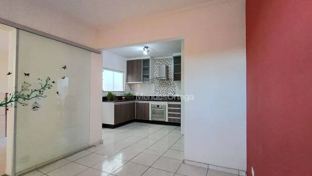 Casa, 3 quartos, 182 m² - Foto 1