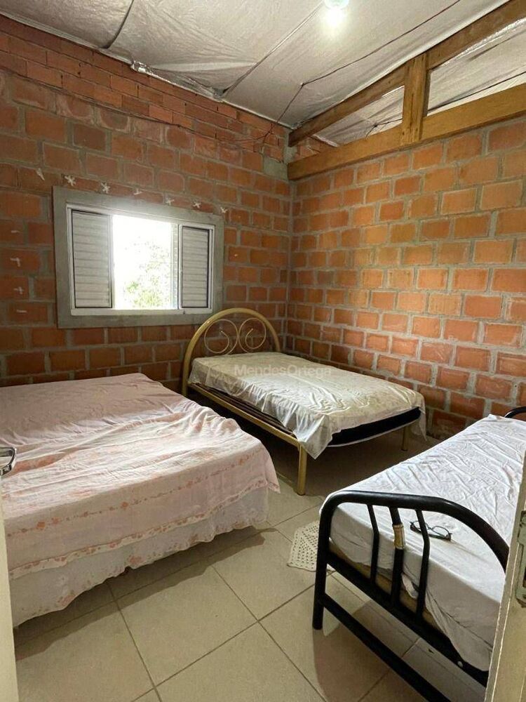 Chácara à venda com 4 quartos, 250m² - Foto 2