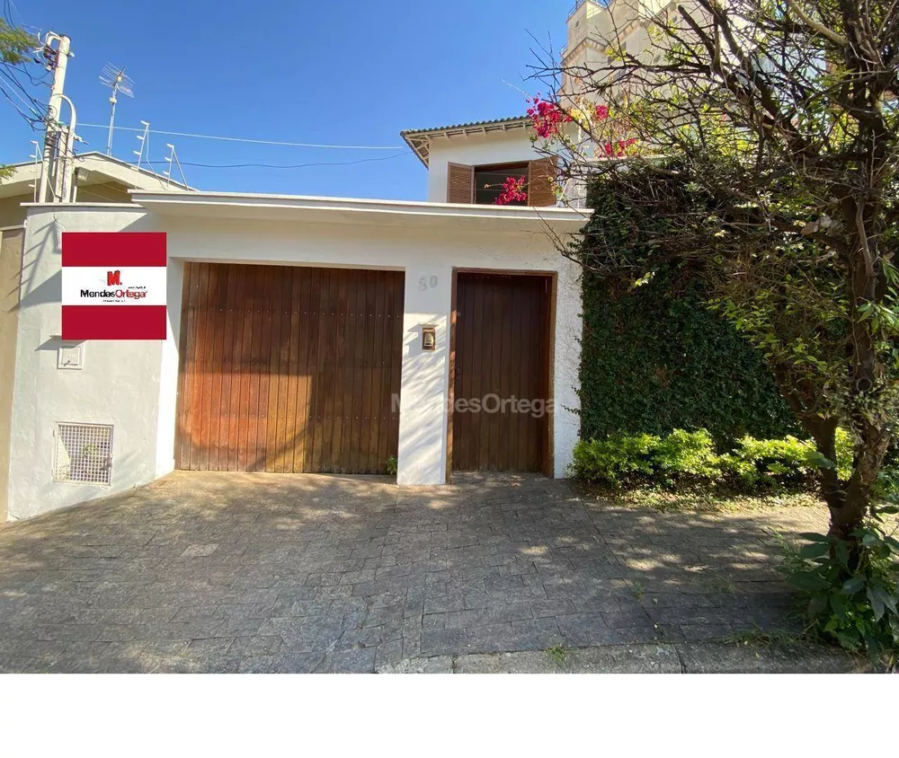 Casa à venda e aluguel com 3 quartos, 210m² - Foto 1