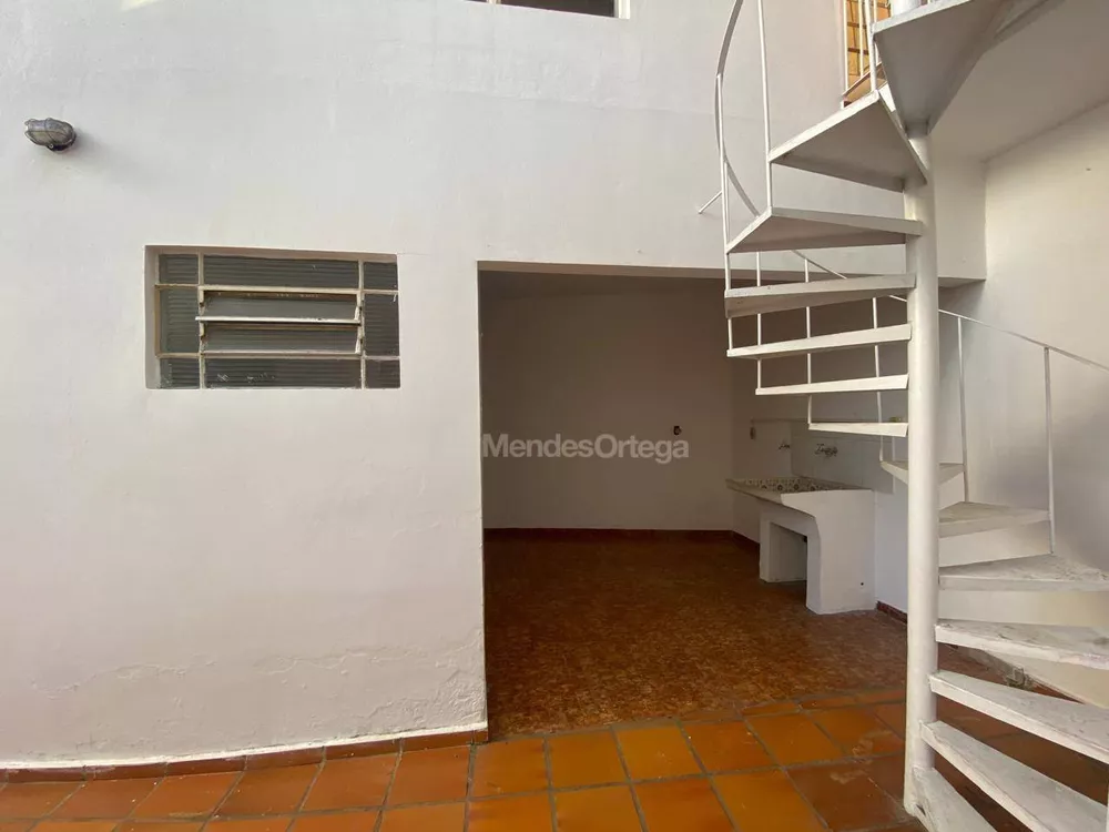 Casa à venda e aluguel com 3 quartos, 210m² - Foto 4