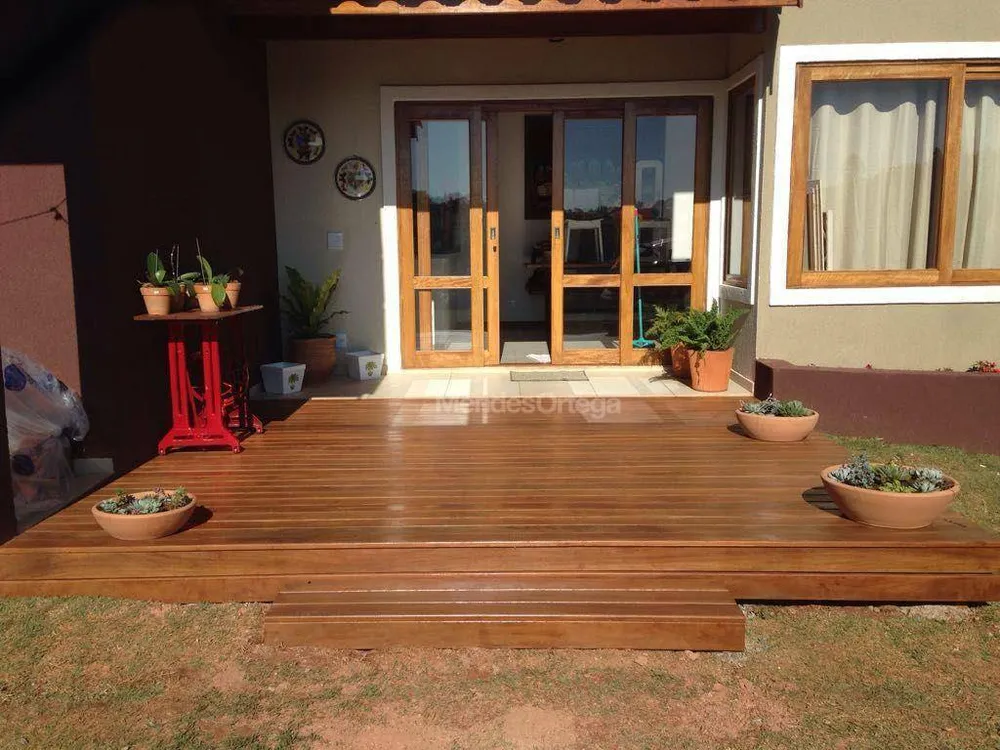 Chácara, 3 quartos, 2131 m² - Foto 1