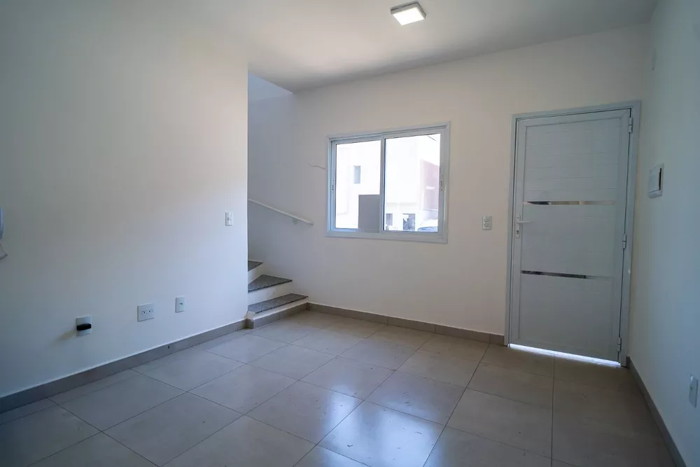 Casa de Condomínio para alugar com 2 quartos, 62m² - Foto 2