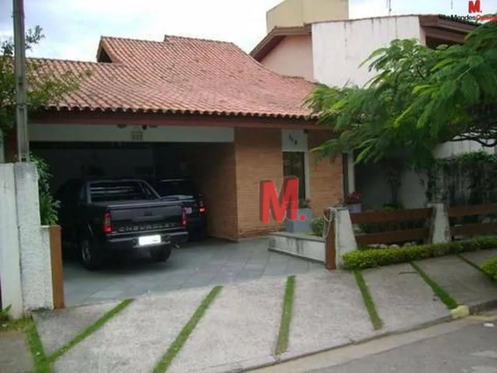 Casa, 4 quartos, 300 m² - Foto 1