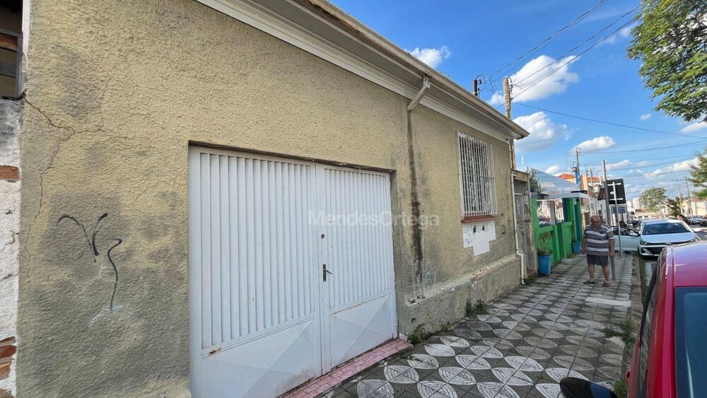 Casa à venda com 3 quartos, 199m² - Foto 1