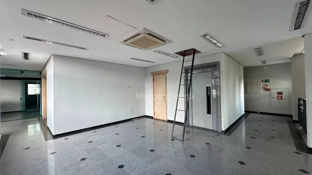 Prédio Inteiro para alugar, 1100m² - Foto 28