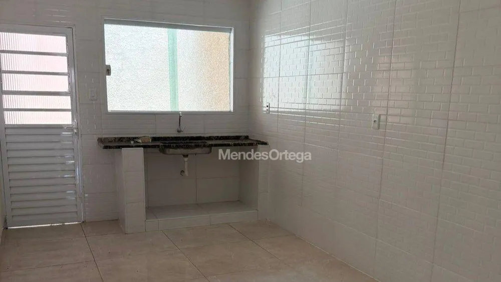 Casa, 2 quartos, 70 m² - Foto 2