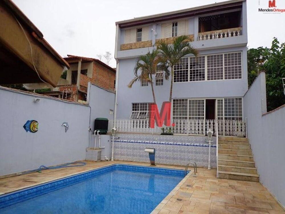 Casa à venda com 4 quartos, 680m² - Foto 4