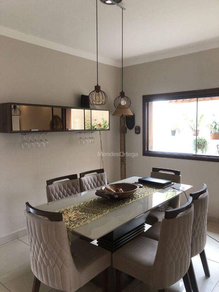 Casa, 3 quartos, 381 m² - Foto 1