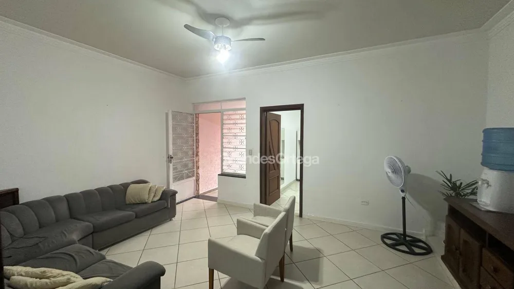 Casa, 2 quartos, 234 m² - Foto 1