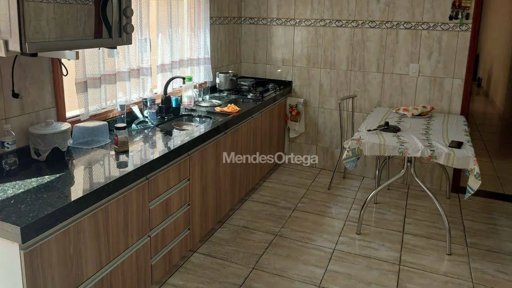 Casa, 3 quartos, 172 m² - Foto 3