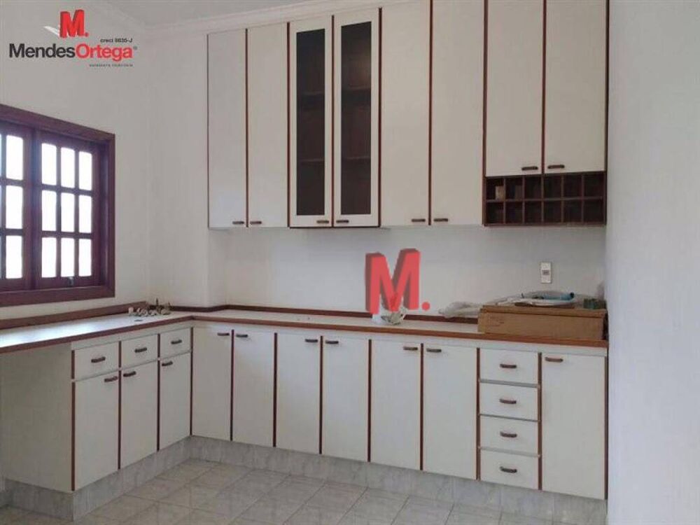 Casa à venda e aluguel com 4 quartos, 800m² - Foto 2