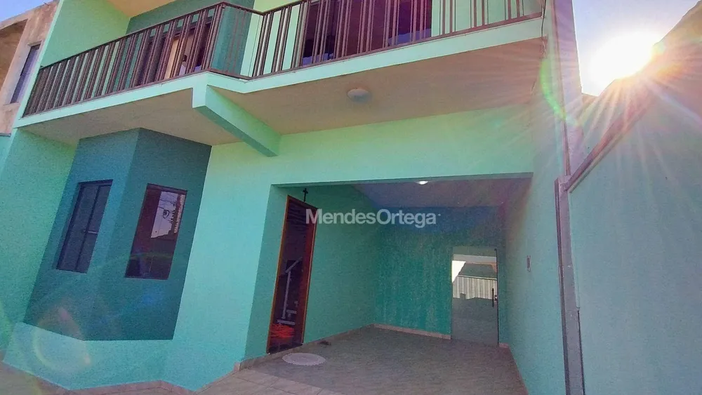 Casa, 4 quartos, 217 m² - Foto 1