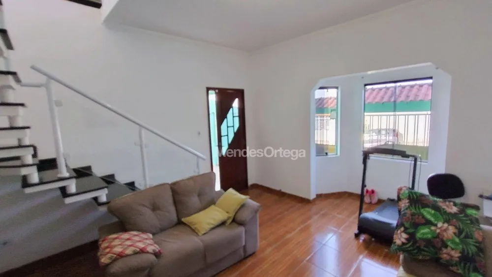 Casa, 4 quartos, 217 m² - Foto 4