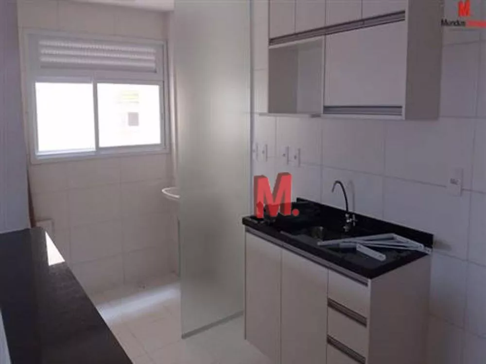 Apartamento à venda com 3 quartos, 69m² - Foto 2