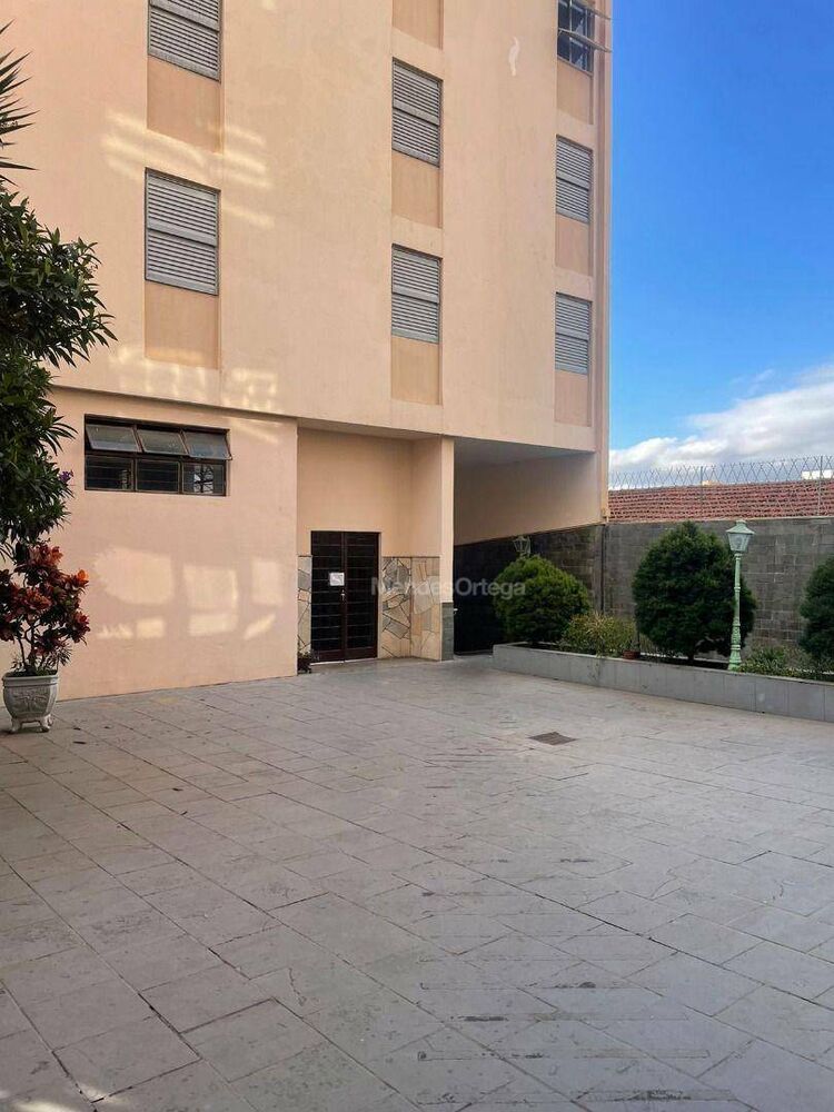 Apartamento para alugar com 3 quartos, 130m² - Foto 1