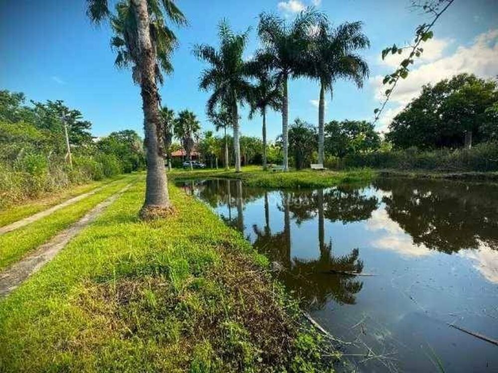 Chácara à venda com 4 quartos, 331m² - Foto 4