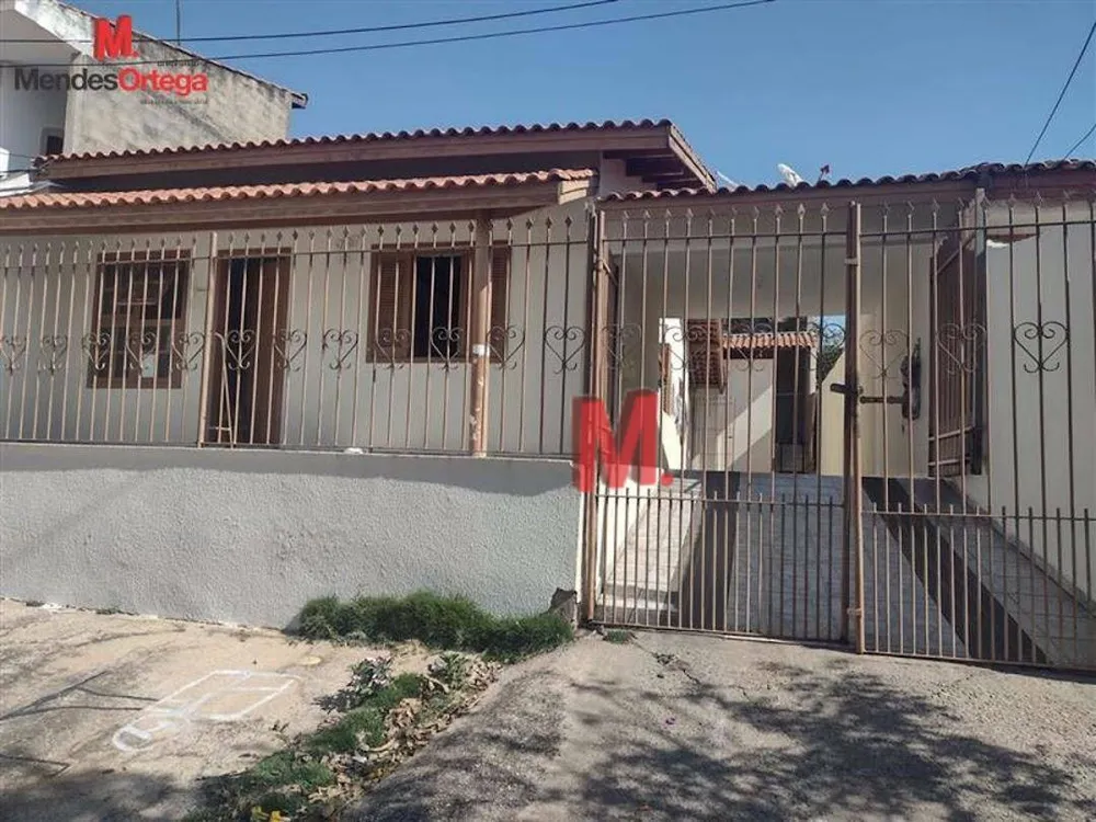 Casa, 3 quartos, 212 m² - Foto 1