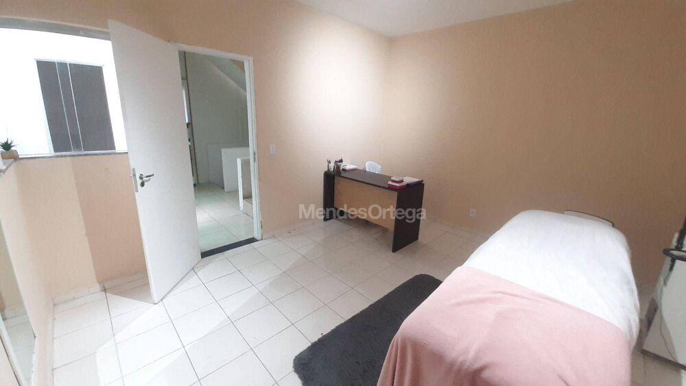 Casa, 3 quartos, 214 m² - Foto 3