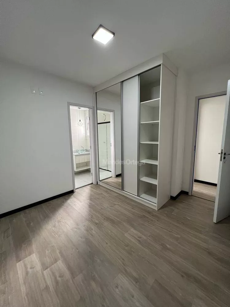 Apartamento à venda com 2 quartos, 62m² - Foto 11