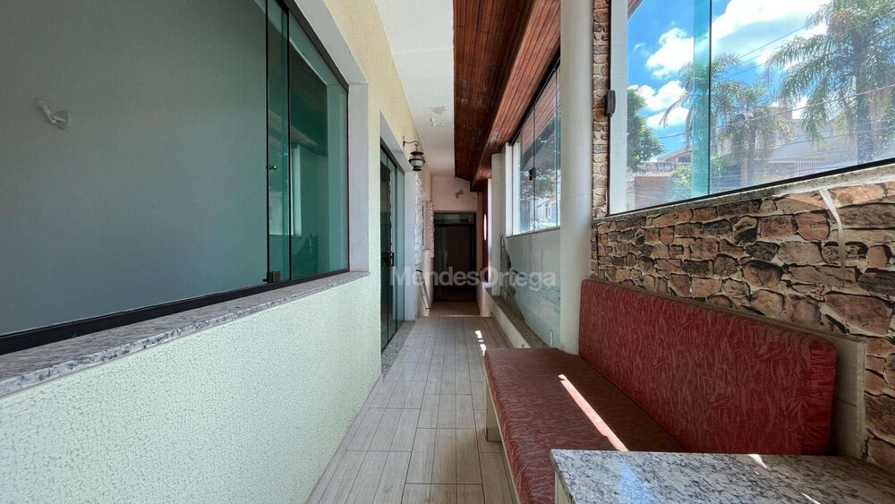 Casa para alugar com 3 quartos, 375m² - Foto 3