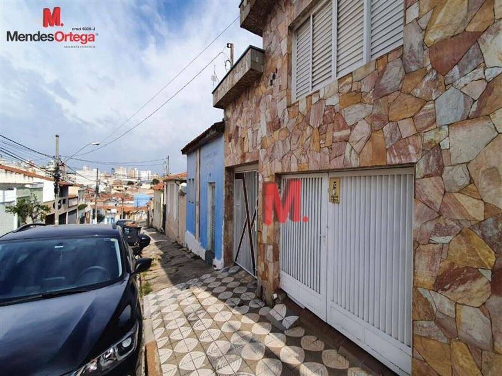 Casa à venda com 3 quartos, 197m² - Foto 2