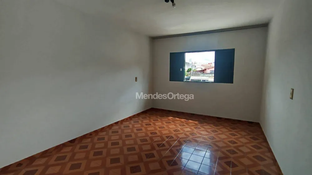 Casa, 3 quartos, 248 m² - Foto 1