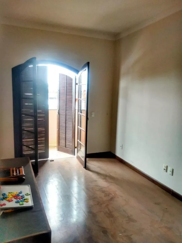 Casa, 3 quartos, 242 m² - Foto 8