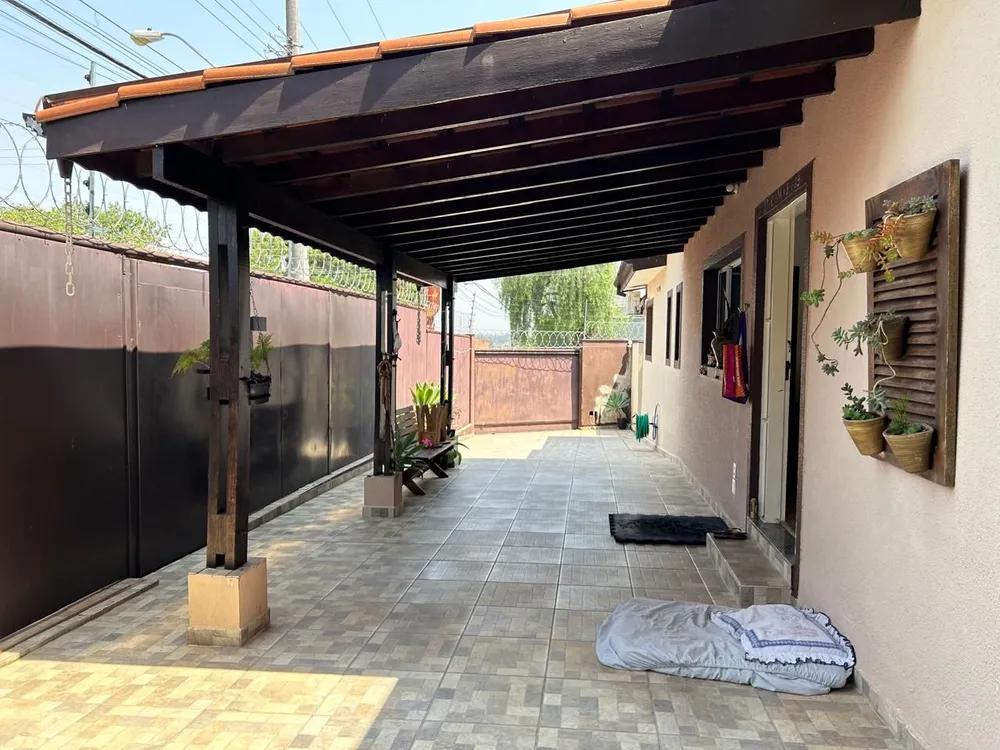 Casa, 3 quartos, 242 m² - Foto 1