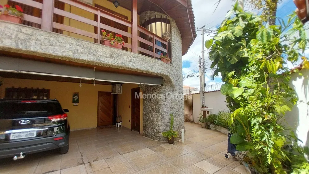 Casa, 3 quartos, 304 m² - Foto 2
