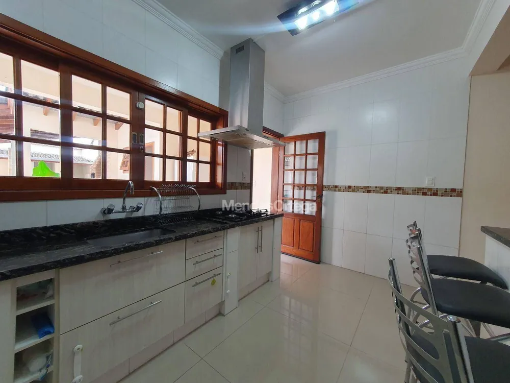 Casa, 3 quartos, 338 m² - Foto 4
