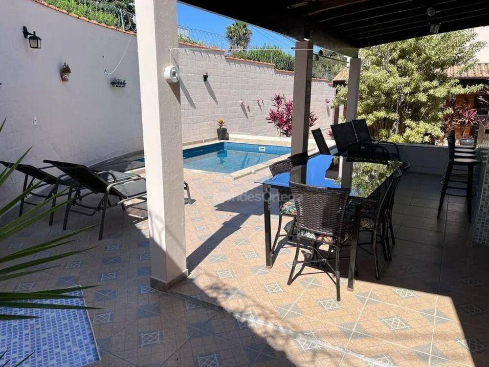 Casa, 3 quartos, 239 m² - Foto 2