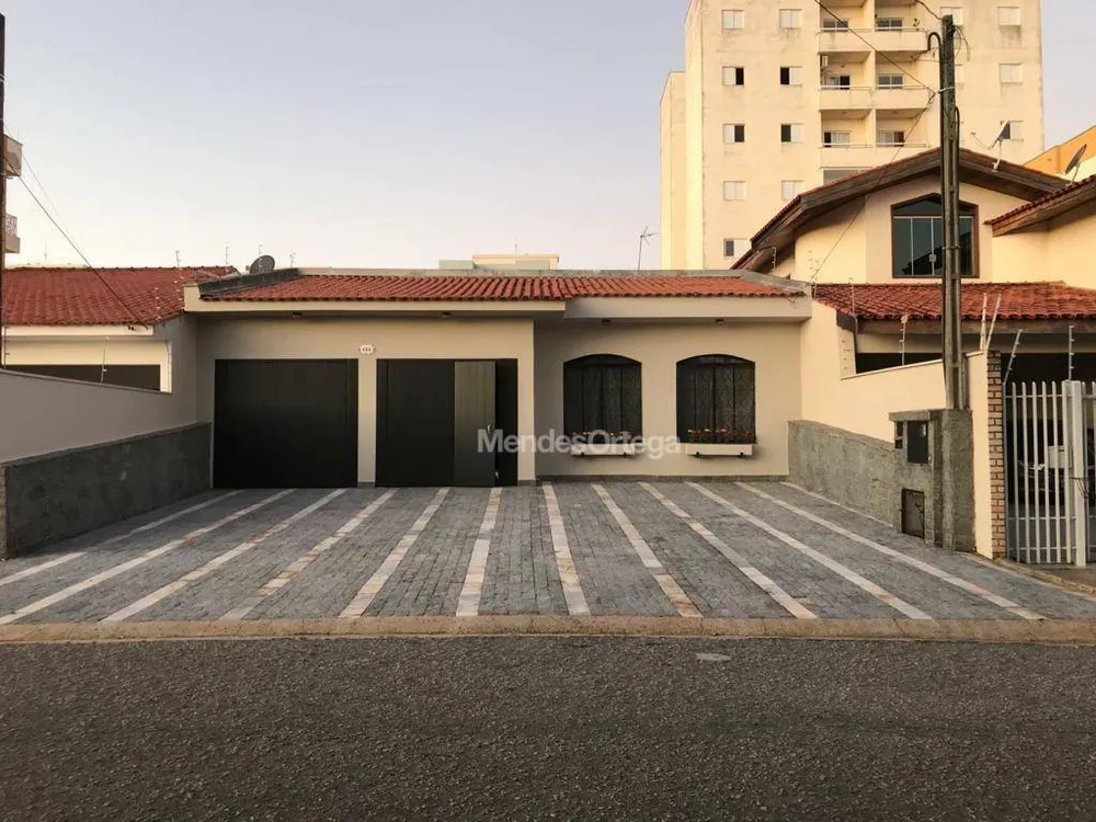 Casa, 2 quartos, 180 m² - Foto 1