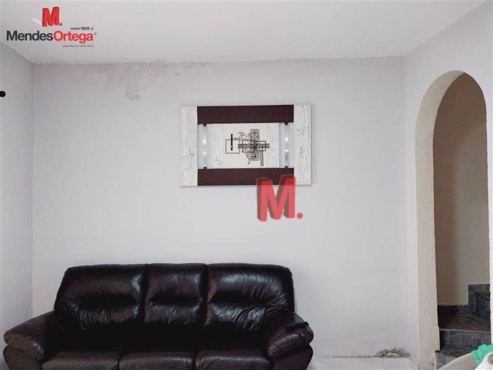 Casa à venda com 3 quartos, 218m² - Foto 2
